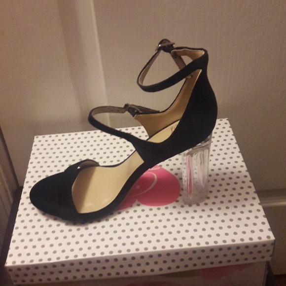 👠NIB👠 Black Velvet peep toe heels - Picture 2 of 4